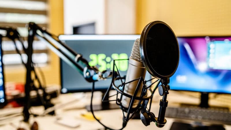 “Lider” radiosunun tezliyi “Real FM”ə verildi