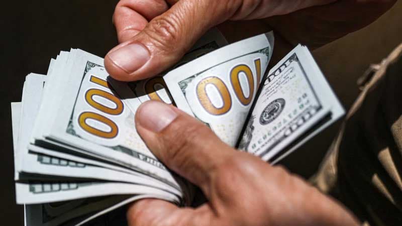 ABŞ Rusiyaya dollar ixracını, satışını və tədarükünü qadağan etdi