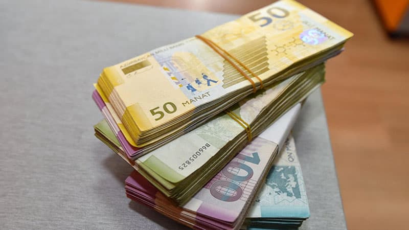 Azərbaycanda ən çox maaş alanlar kimlərdir? - 3000 manat...