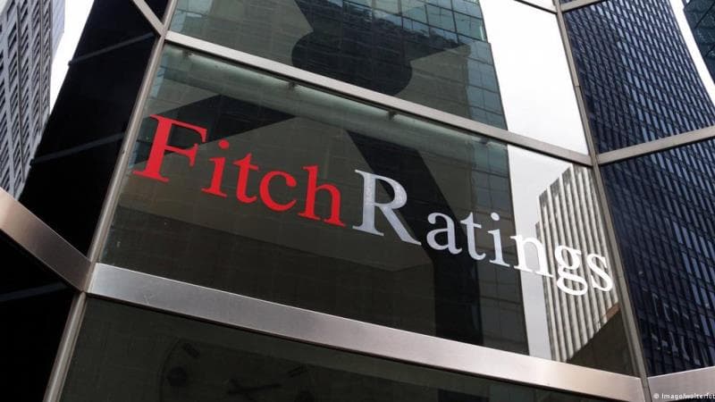 Fitch Rusiya rublu istiqrazları üzrə kupon ödənişlərini defolt hesab etdi