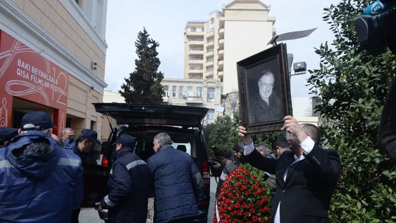 Rüstəm İbrahimbəyov Fəxri xiyabanda dəfn edildi (FOTO/YENİLƏNİB)