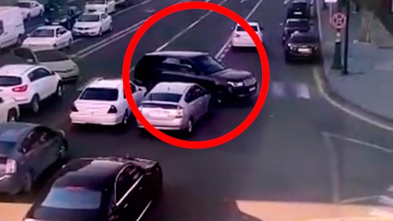 Bakıda bu "Range-Rover"in sürücüsü həbs olundu (VİDEO) 
