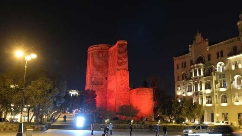 Bakının bir neçə məşhur tikilisi qırmızı rənglə işıqlandırılacaq (FOTO)