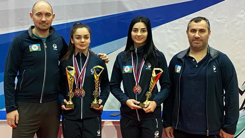 Karateçilərimiz Slovakiyadan 3 medalla dönür
