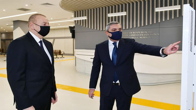 İlham Əliyev Prezident Administrasiyasının Vətəndaş Qəbulu Mərkəzinin açılışında iştirak etdi (FOTOLAR)