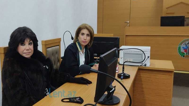 Flora Kərimova məhkəmədə, Afət Fərmanqızı gəlmədi (FOTO)