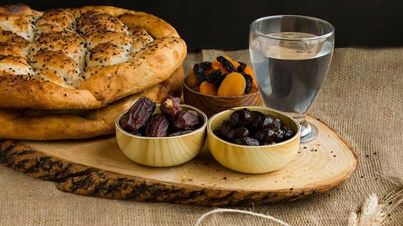 Ramazan ayının ilk gününün duası - İmsak və iftar vaxtı