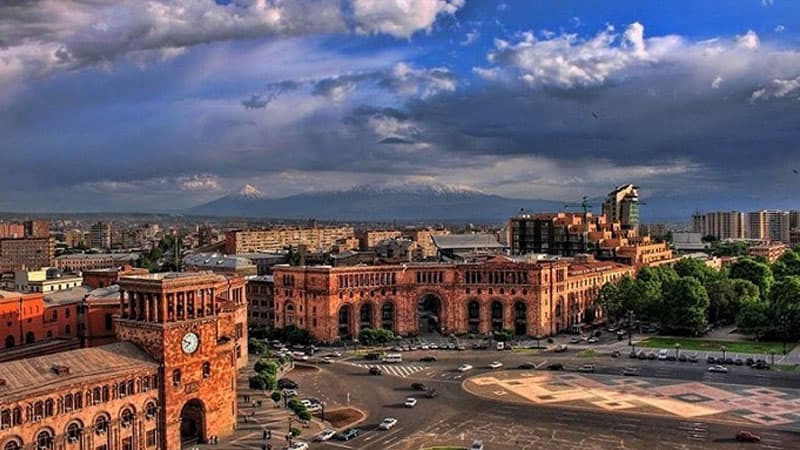 İrəvanda atışma, yaralananlar var