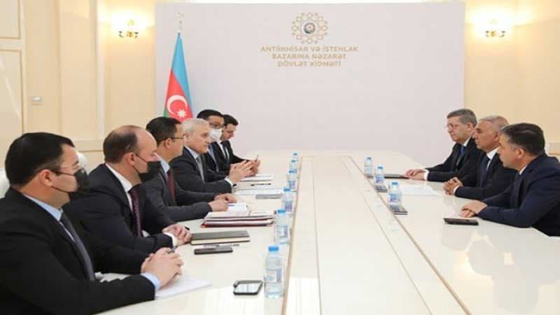 Kommunal sahədə fəaliyyət göstərən təbii inhisar subyektlərinin rəhbərləri ilə görüş keçirildi (FOTO)