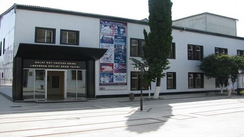 Lənkəran teatrının səhnəsində “Casus” tamaşasının məşqləri gedir (FOTO)