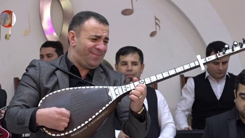 Aşıq Altaydan həmkarına cavab: “Mübariz aşıq deyil...”