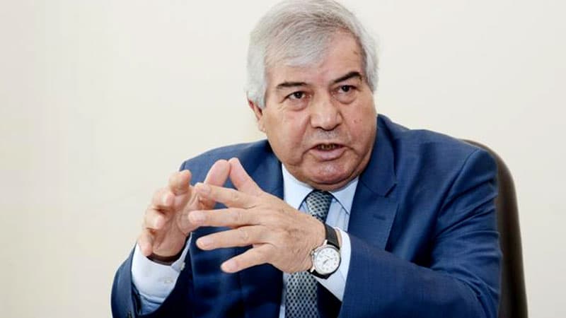 Sabir Rüstəmxanlı “imsaq” və “iftar”dan yazdı: “Xaricilərə sitayiş...”