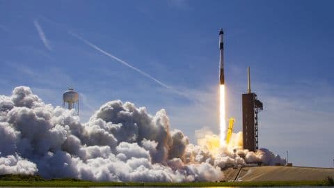SpaceX kosmosa 3 turist göndərdi: Bilet 55 milyon dollara!