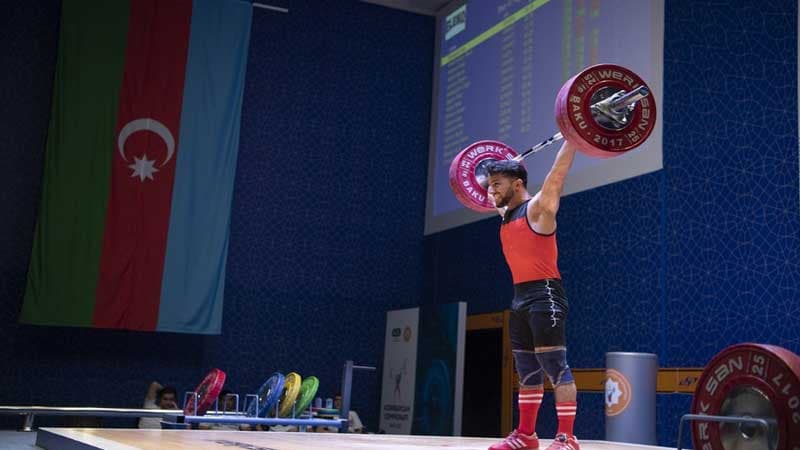 İsa Rüstəmov ağır atletika üzrə Azərbaycan çempionu oldu