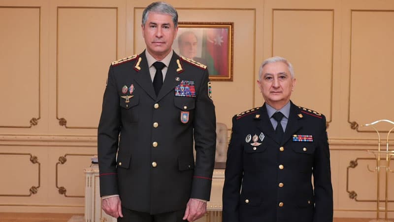 Vilayət Eyvazov təqaüdə göndərilən rəis müavinini qəbul etdi
