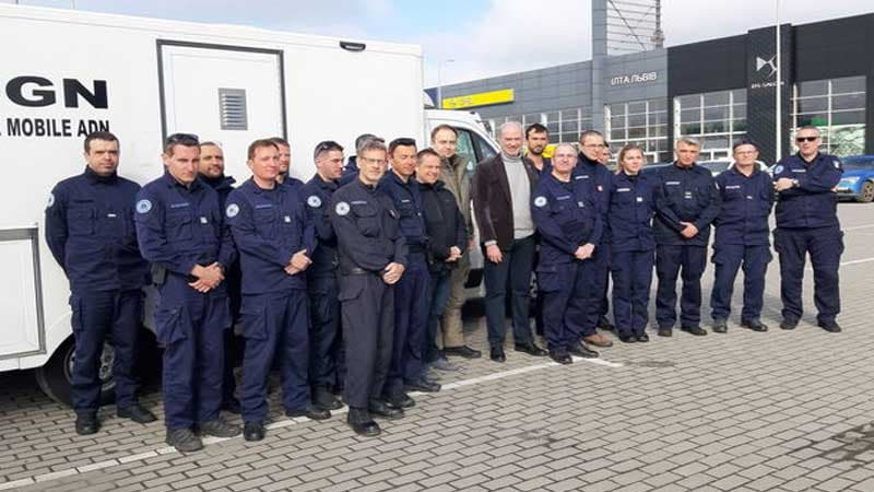 Fransanın jandarma qüvvələri Ukraynaya yollandı (FOTO)