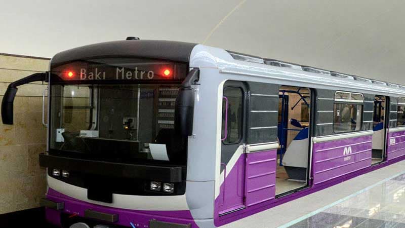 Bakı metrosunda qatarda nasazlıq yarandı: Sərnişinlər düşürüldü