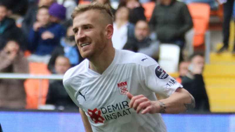 "Qarabağ"ın sabiq futbolçusu klubundan ayrıldı, vida mesajı yazdı
