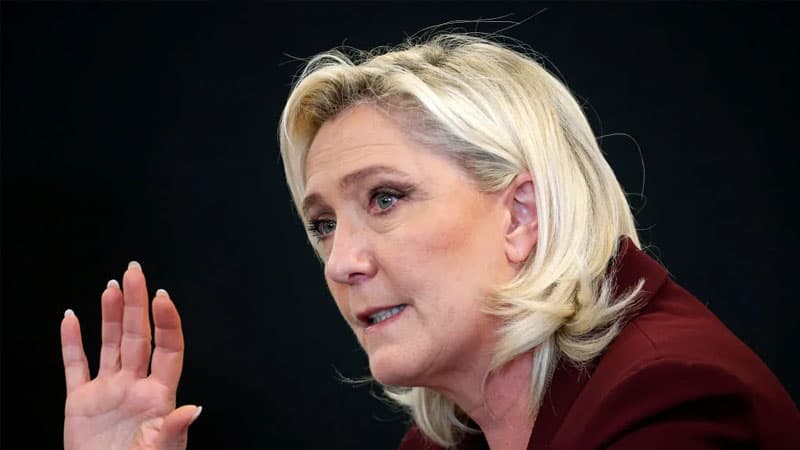 Le Pen ikinci tur ərəfəsində Rusiya ilə münasibətlərini danmağa çalışır