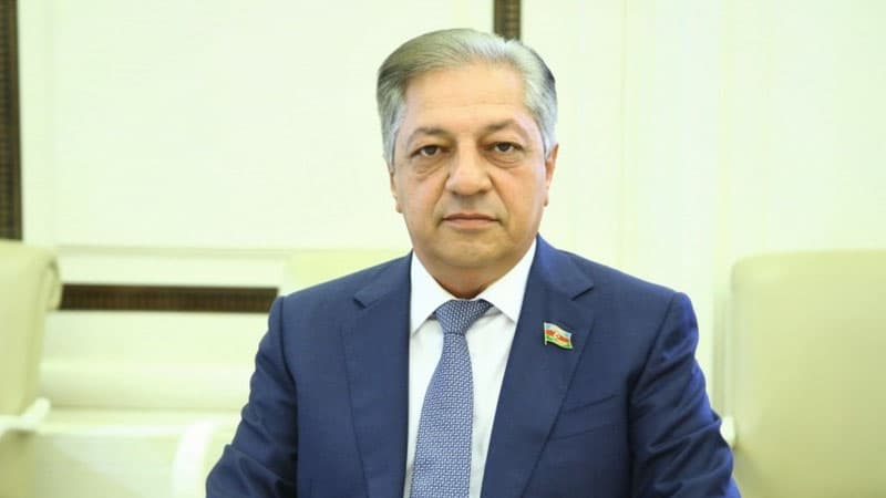 Cavanşir Feyziyev parlamentdə qrup rəhbəri vəzifəsindən azad olundu