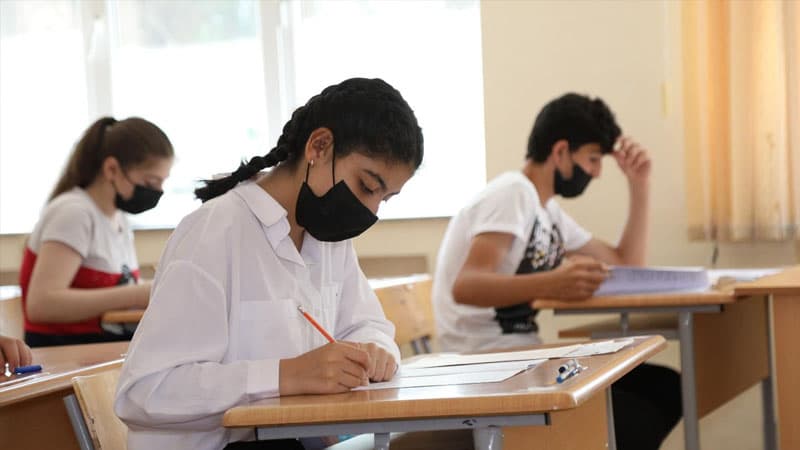 IX sinif şagirdləri buraxılış imtahanı verdi (YENİLƏNİB)
