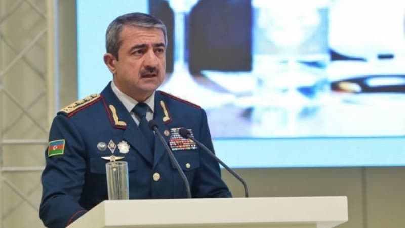 General Hacı Əliyevə vaxtından əvvəl kapitan rütbəsi verdi (FOTO)