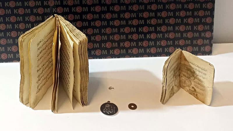 3 milyon lirəlik 500 illik Qurani-Kərim ələ keçirildi (FOTO)