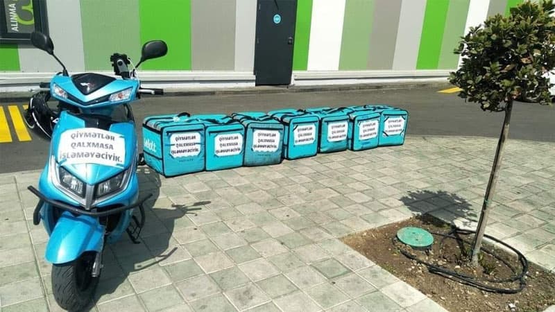 “Wolt”un kuryerləri etiraza qalxdı - Maaşlardan narazılıq edirlər