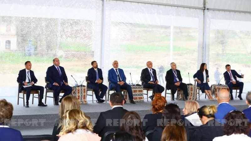Dünya Azərbaycanlılarının V Qurultayı: Qarabağın bərpasına diasporun töhfələri müzakirə olunub (FOTOLAR)