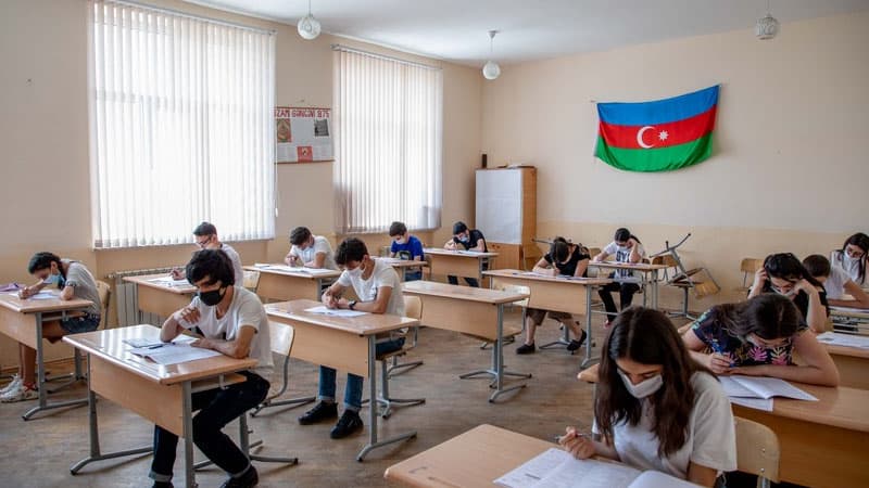 IX sinif şagirdləri buraxılış imtahanı verdi (YENİLƏNİB)