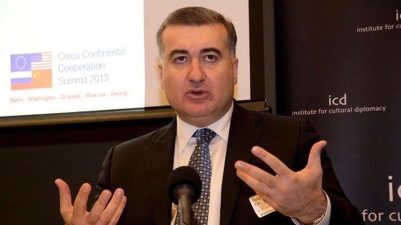 Azərbaycanın Britaniyadakı səfiri Bakıdadır (AÇIQLAMA)