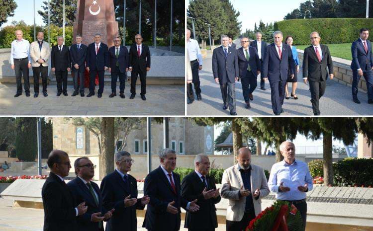Nobel mükafatı laureatı Bakıya gəldi (FOTO)
