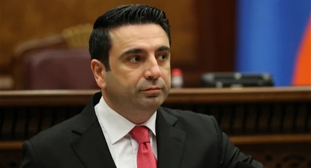 Simonyandan Qaluzinə cavab: "Bizi təhdid etməyi dayandırın"