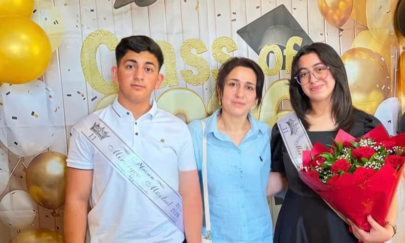 Azərbaycanda ana və iki övladı eyni vaxtda tələbə oldu (FOTO)