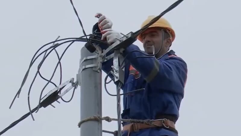 "Azərişıq" Naxçıvanın bir sıra kənd və qəsəbələrinin elektrik şəbəkəsini yenidən qurur (VİDEO)