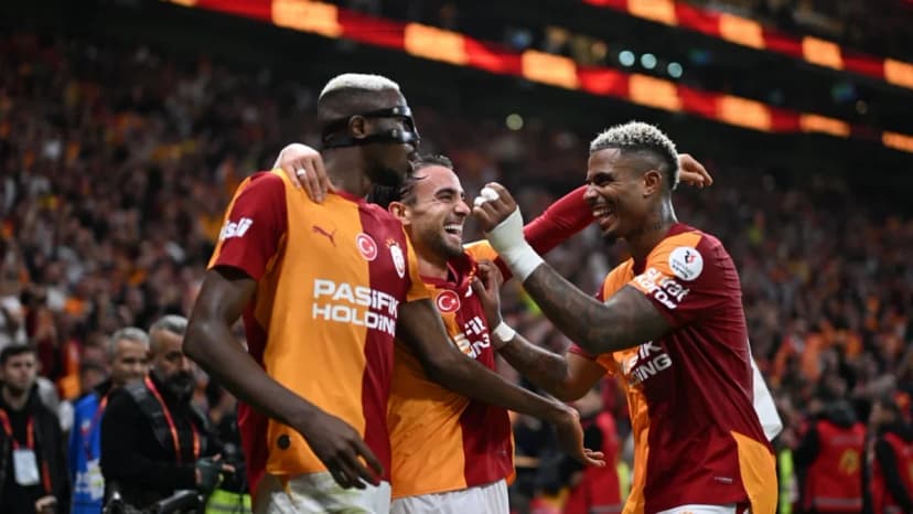 Türkiyə Super Liqası: "Qalatasaray" "Fənərbağça"nı məğlub etdi