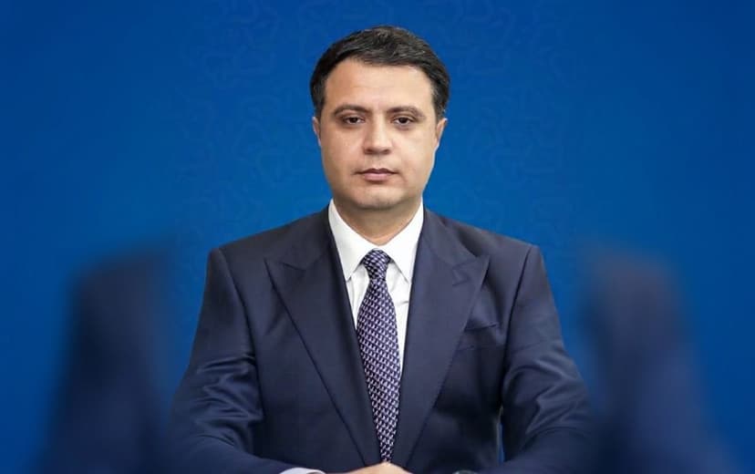 10 ay əvvəl direktor olmuşdu, indi nazir müavinidir - DOSYE