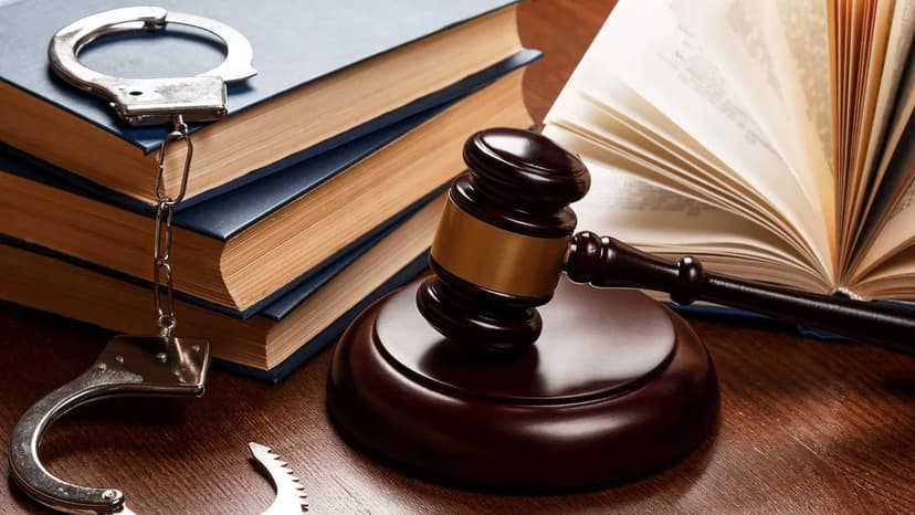 "Vef Plus" mağazasından 750 manatlıq oğurluq