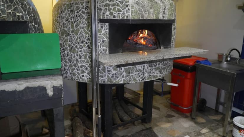 Bakıda "El Pizza" restoranının fəaliyyəti dayandırıldı (VİDEO)