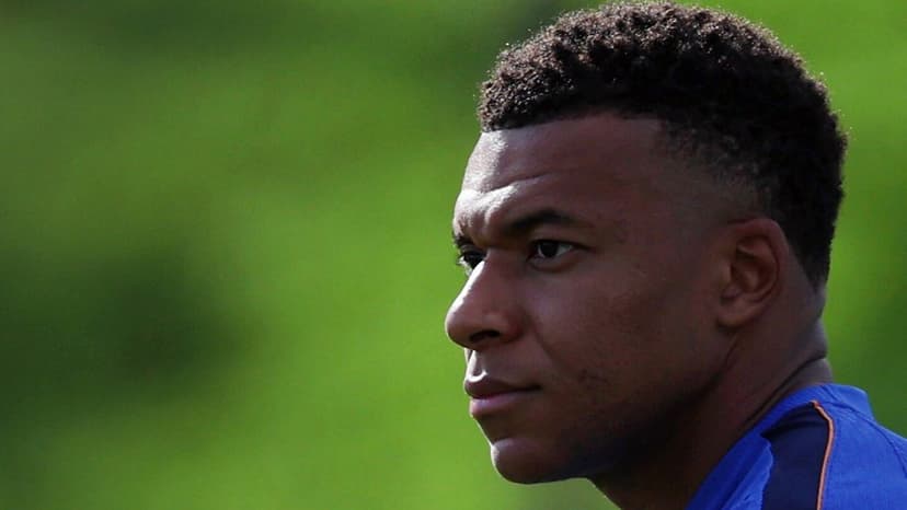 Mbappe Maonun təsviri ilə bağlı zarafata görə Çin xalqından üzr istədi