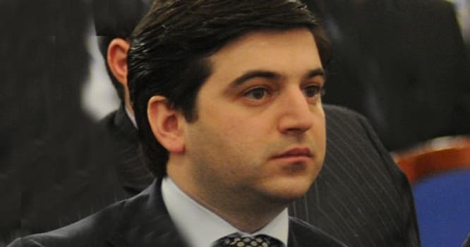 Nazir oğlunun sığorta şirkəti bağlandı