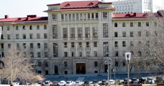 Məcburi köçkünlərə orta aylıq əməkhaqqı verilməsinin müddəti uzadıldı