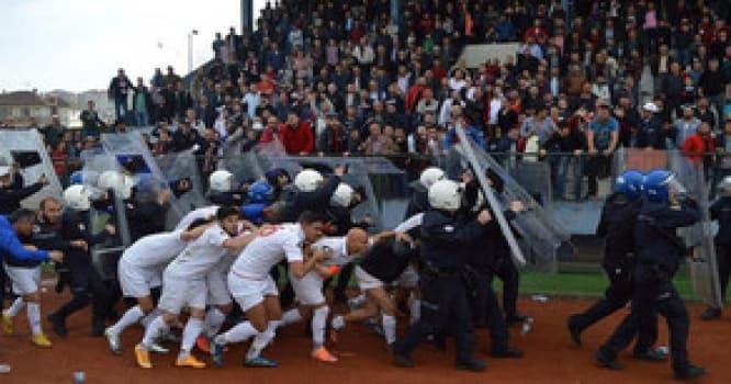 Türkiyədə futbolçular arasında dava düşdü - VİDEO