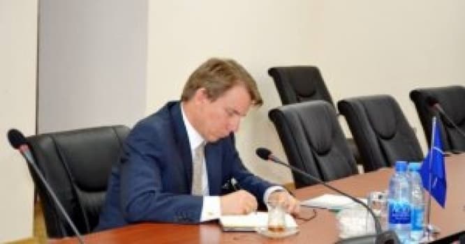 Müdafiə Nazirliyində NATO nümayəndəsinə brifinq verildi