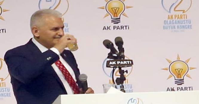 Yeni baş nazirin səsi tutuldu - Davudoğlunun xanımı ona kömək etdi