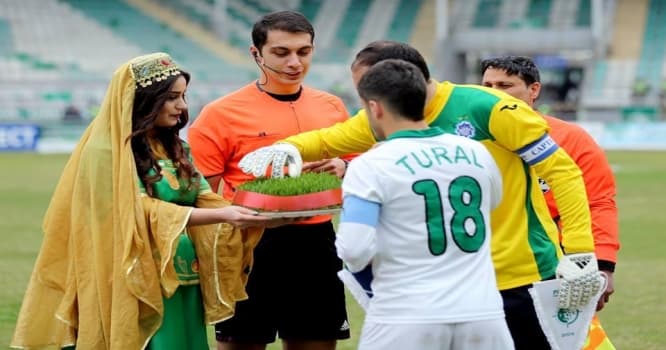 "Xəzər Lənkəran"ın sabiq futbolçusu hakimi döydü