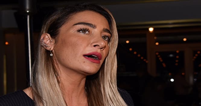 Müğənni pərəstişkarının həbs olunmasını istəyir