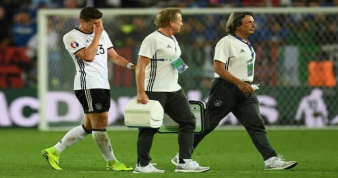 Avropa çempionatının yarımfinalında 8 futbolçu oynamaya bilər