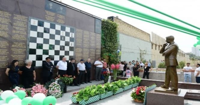 Vüqar Həşimovun xatirəsinə həsr olunan şahmat turniri başladı
