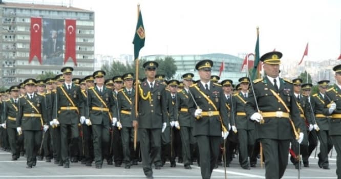 Türkiyədə 750-dən çox hərbçi AZADLIQDA